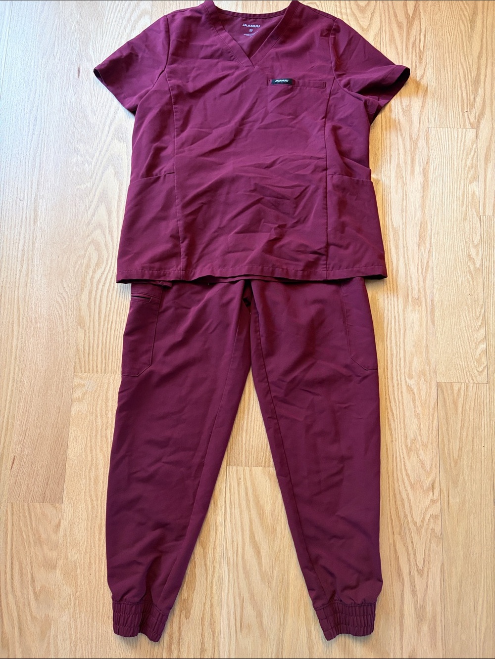 Jaanuu Scrub Set